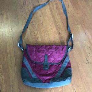 Keen crossbody purse